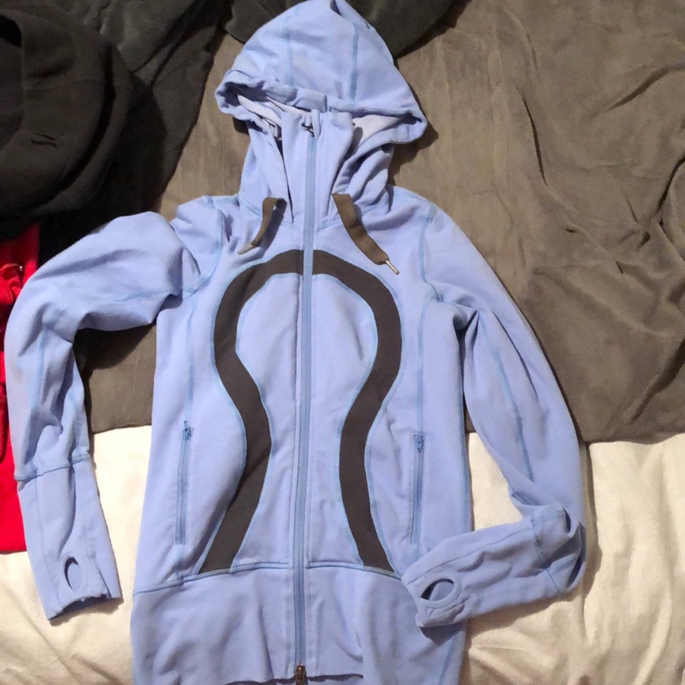 Lululemon stride jacket Excellent condition- rare color and find